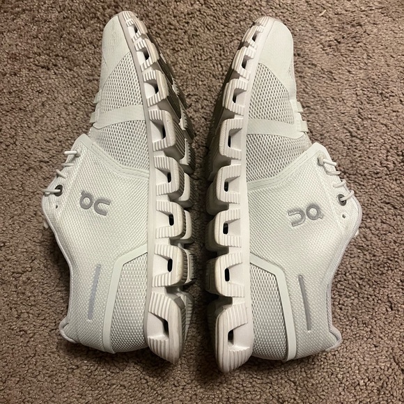 white on clouds - Picture 4 of 6